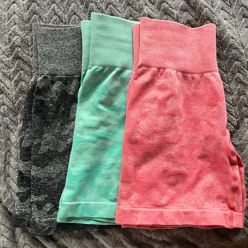 NVGTN camo shorts bundle